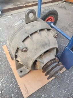 Predám motor,hriadeľ,vypínač