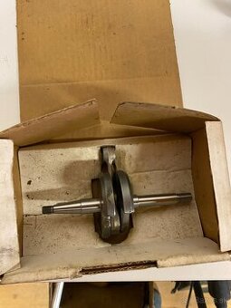 Klukový hriadeľ Stihl 041 (11100300401)