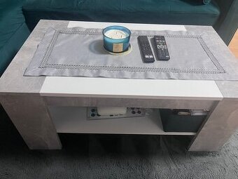 Konferenčný stolík – moderný, zachovalý