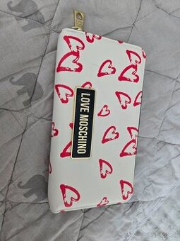 Peňaženka love moschino