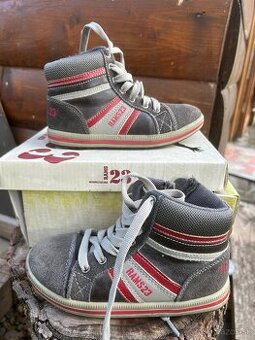 Predam detske kozene topanky 28