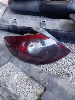 Predám zadné svetlá .