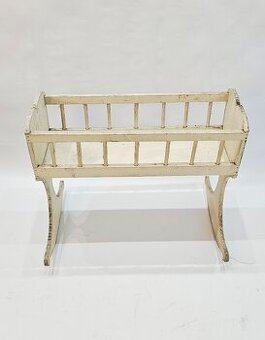 drevená kolíska pre bábiky