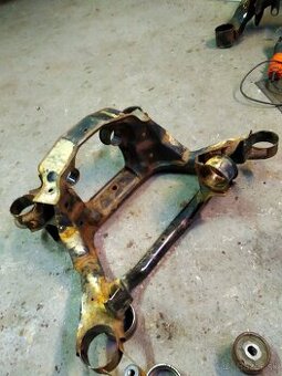 Zadná nápravnica  E46 320D