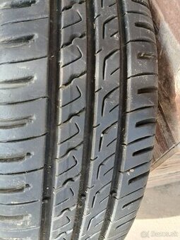 Predám  letne pneu na diskoch 175/65R14 T
