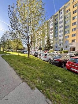 JUH, ul. Miškovecká, pekný 3 izb. byt pražský typ. 67 m2 + B