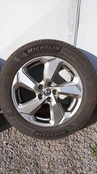 18" 5x114,3 7x18 et35 alu disky Originál Toyota RAV4 5.gen