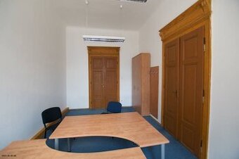Reprezentatívne priestory s výmerou : 180 m2 – v centre mest