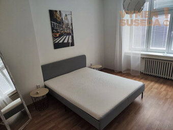 VYMEŇ SUSEDA – VÝNIMOČNÝ 2 IZB. ZARIADENÝ BYT S BALKÓNOM A