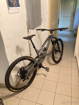 Celoodpružený bicykel YT CAPRA 29"
