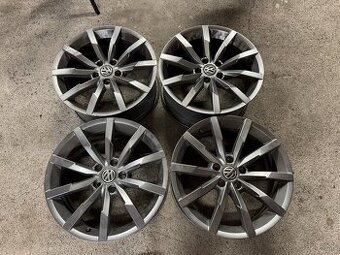 Predam elektrony na Passat B8
