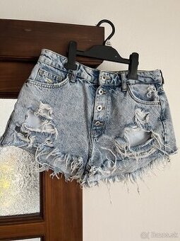 BERSHKA Riflové kraťasy č. 38