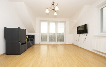 Prenájom  4 izbového bytu