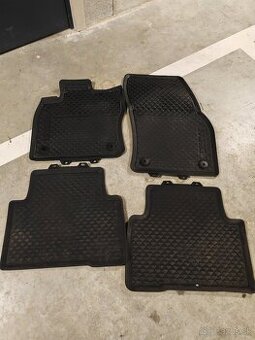 VW TOURAN GUMOVÉ ROHOŽE od roku 2015