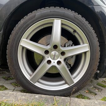 Predám tieto disky na pneumatikach 205/50 r17