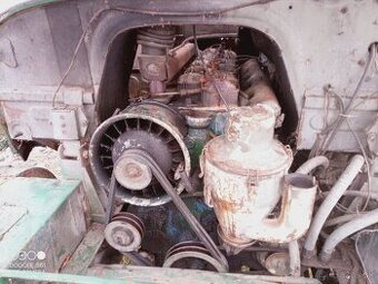 PRAGA V3S Motor agregát