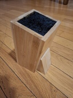 Bambusový stojan na nože