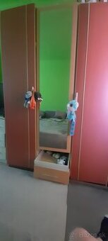 Predam polorozpadnutu skrinu