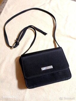 Menšia dámska spoločenská kabelka