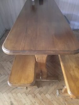 Stôl s lavicami