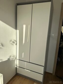 Šatnikova skriňa 80193