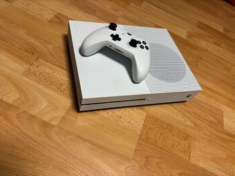 Xbox One S 780gb + Kinect