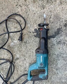 Chvostova Pila Makita JR 3050T