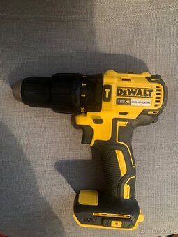 Dewalt priklepová vrtacka/skrutkovac DcD 778