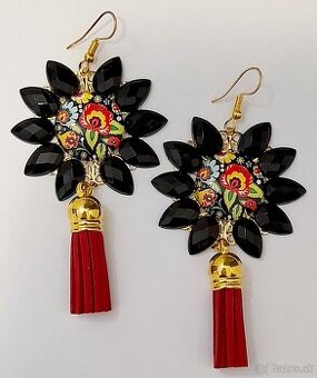 Handmade náušnice so strapcami, čierne