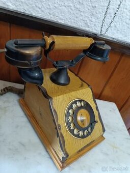 Retro telefon Tesla