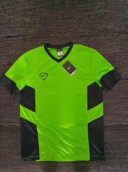Predám tričko Nike