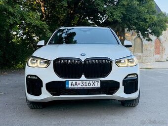 BMW X5 M50i