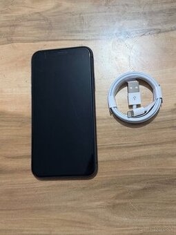 Predám Apple IPhone 11 128GB Black bežné Známky