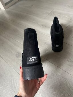 Dámske UGG čižmy