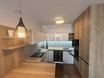 2-izb. byt, Bystrická ul., Devínska Nová Ves, pivnica, park.