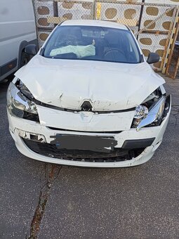 Predám Renault Megane na súčiastky v celku - 1