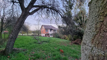 ROZOSTAVANÝ DOMČEK a POZEMOK 612m2 RUDNÍK  KOPANICE