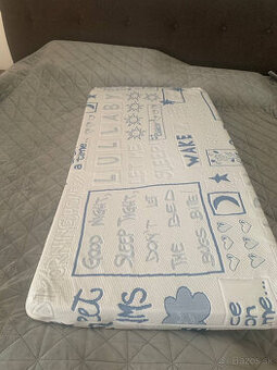 Prenosná postieľka s matracom – málo používaná