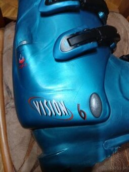 Predam lyžiarsku výstroj Rossignol aj s topánkami