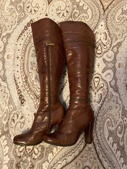 Vysoké kožené čižmy , 37 veľkosť .