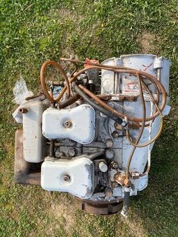 Slávia dvojválec motor