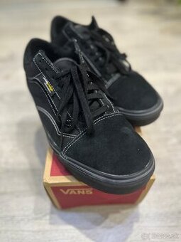 Topánky Vans čierne