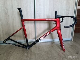 Custom rám SL8