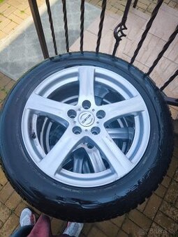 Zimné pneumatiky + disky 215/60 R17 96H (RENAULT Kadjar)