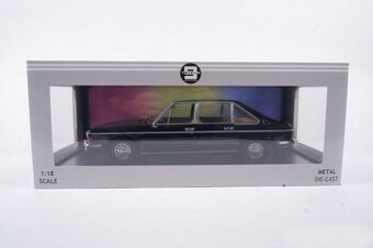 Triple9 TATRA 613 1979 tmavozelená 1:18
