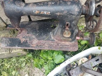 Predám šijací stroj Singer