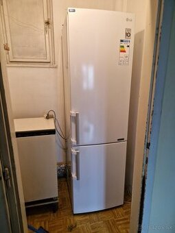 Chladnička s mrazakom - 1