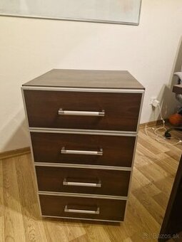 Predám kancelársky kontajner so 4 zásuvkami