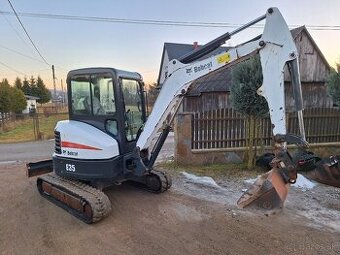 Minibager Bobcat e35