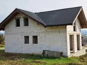 Novostavba: Veľký rodinný dom, Banská Bystrica.